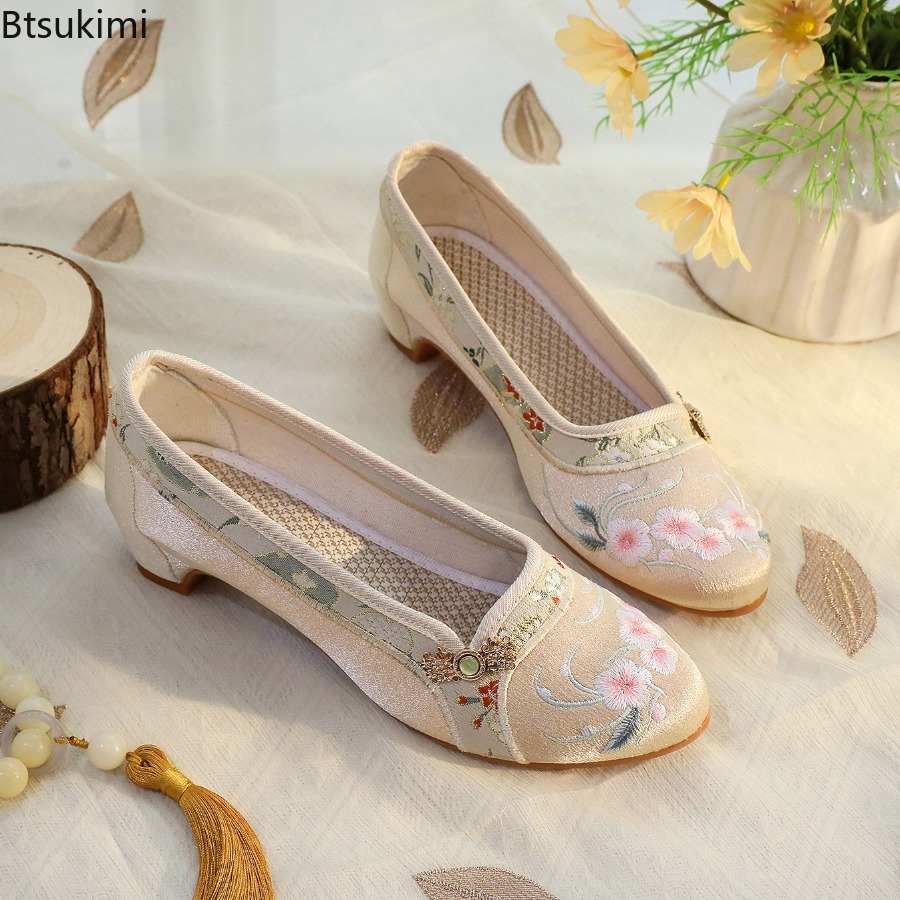 Новые женские туфли 2026 года  – обзор и цена Embroidery Shoes