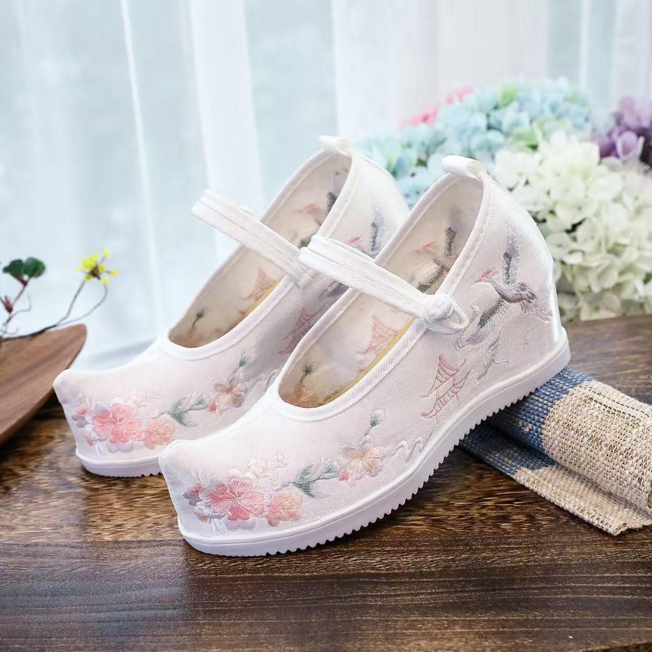 Женские туфли с увеличенной вн – обзор и цена Embroidery Shoes